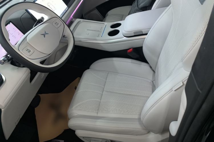 Used XPeng G9 2025 680 Ultra-Long Range All-Wheel Drive Max Left Front Seat