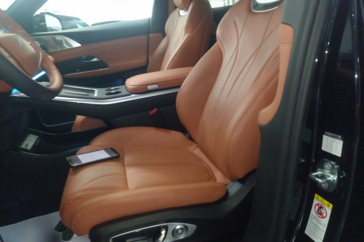 Used XPeng G9 2025 625 Long-Range Max Left Front Seat