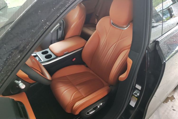 Used XPeng G9 2025 625 Long-Range Max Left Front Seat