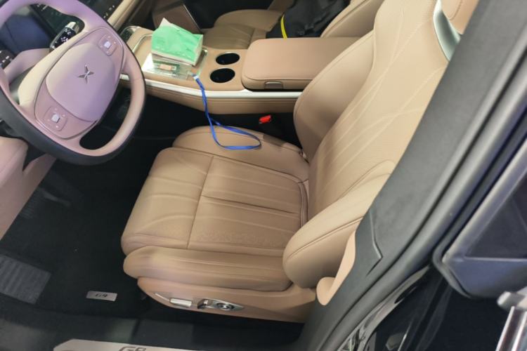 Used XPeng G9 2025 680 Ultra-Long Range All-Wheel Drive Max Left Front Seat