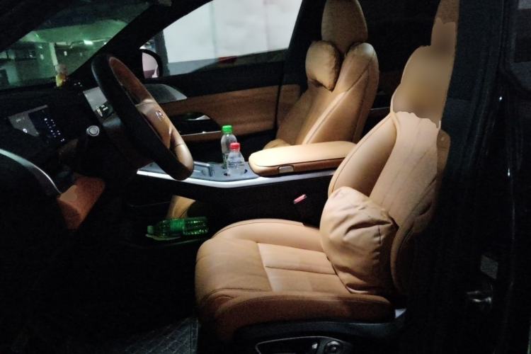 Used XPeng G9 2025 725 with Ultra-Long Range Max Left Front Seat
