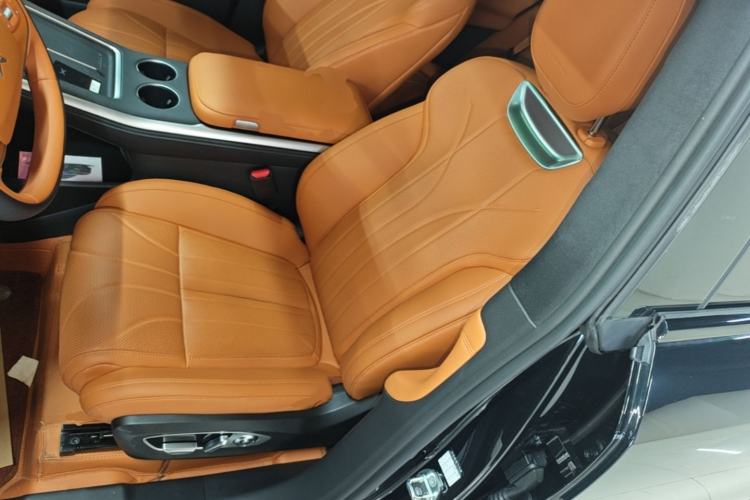 Used XPeng G9 2025 625 Long-Range Max Left Front Seat