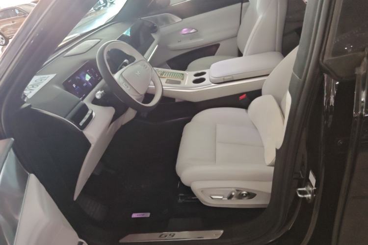 Used XPeng G9 2025 680 Ultra-Long Range All-Wheel Drive Max Left Front Seat