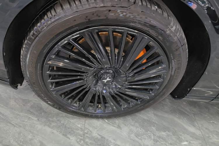 Used XPeng G9 2025 625 Long-Range Max Left Front Wheel Hub