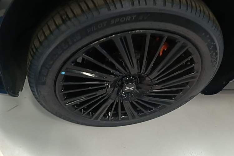 Used XPeng G9 2025 625 Long-Range Max Left Front Wheel Hub