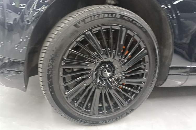 Used XPeng G9 2025 625 Long-Range Max Left Front Wheel Hub