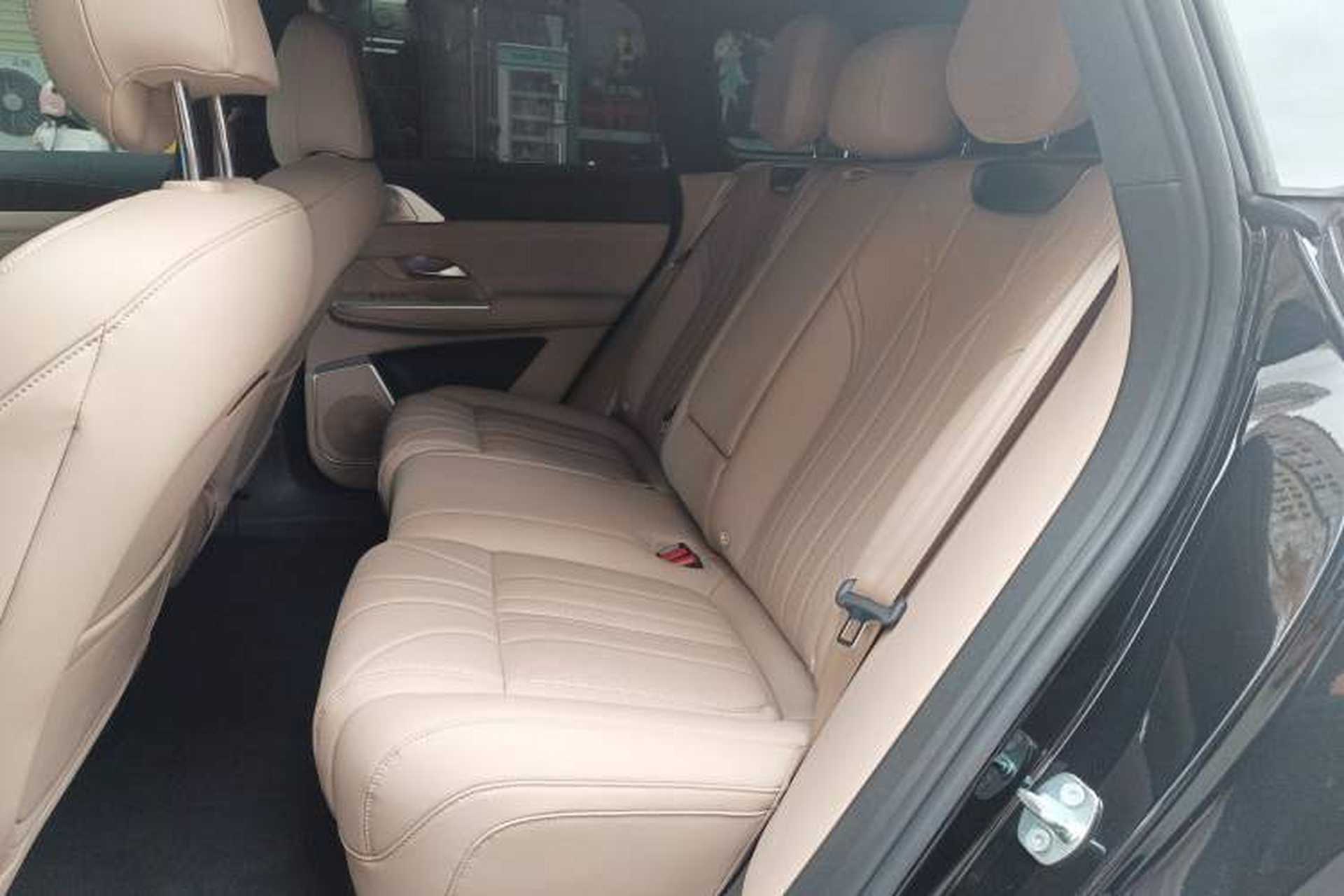 Used XPeng G9 2025 725 with Ultra-Long Range Max Left Rear Seat