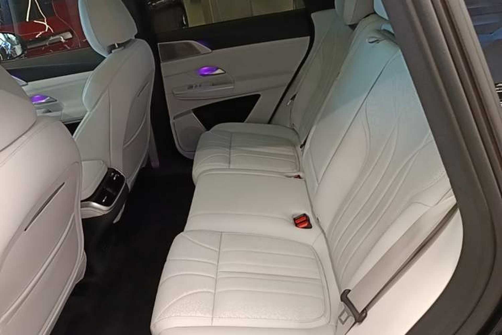 Used XPeng G9 2025 680 Ultra-Long Range All-Wheel Drive Max Left Rear Seat