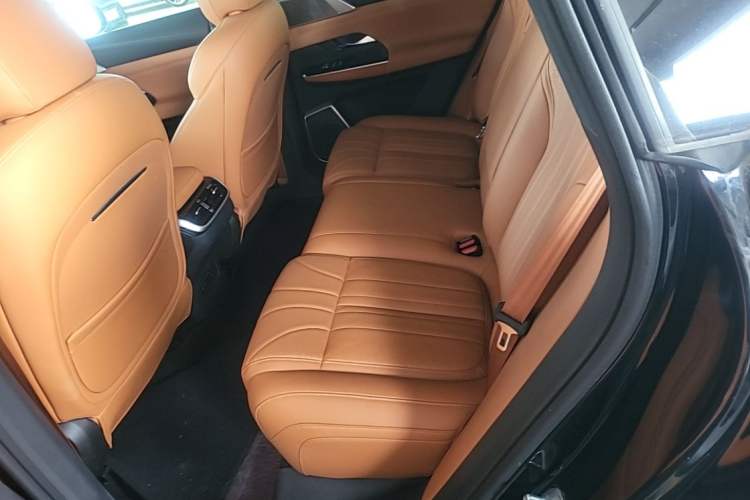Used XPeng G9 2025 680 Ultra-Long Range All-Wheel Drive Max Left Rear Seat