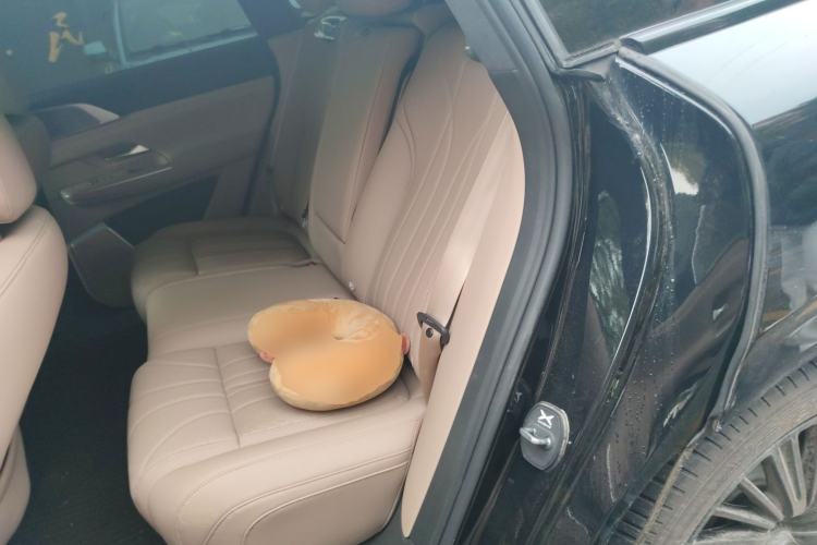 Used XPeng G9 2025 680 Ultra-Long Range All-Wheel Drive Max Left Rear Seat