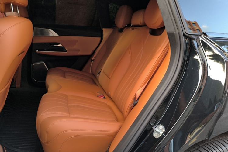 Used XPeng G9 2025 725 with Ultra-Long Range Max Left Rear Seat