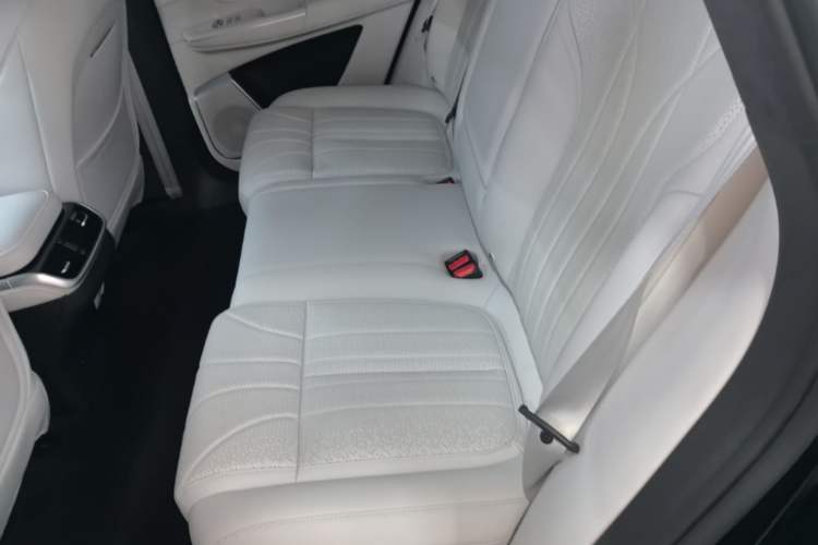 Used XPeng G9 2025 680 Ultra-Long Range All-Wheel Drive Max Left Rear Seat