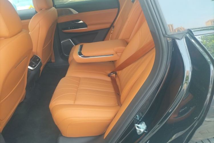 Used XPeng G9 2025 725 with Ultra-Long Range Max Left Rear Seat