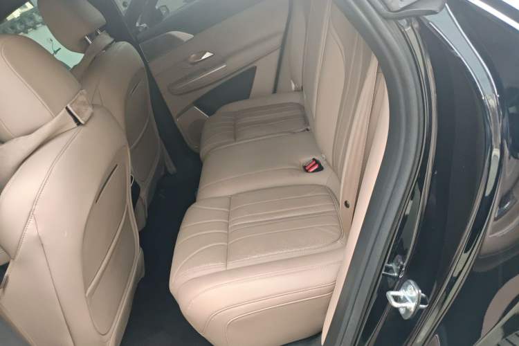 Used XPeng G9 2025 725 with Ultra-Long Range Max Left Rear Seat
