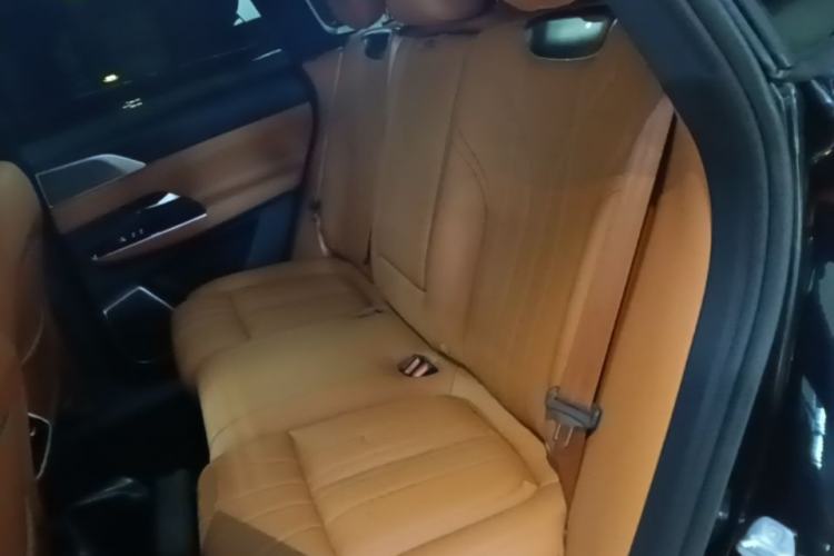 Used XPeng G9 2025 725 with Ultra-Long Range Max Left Rear Seat
