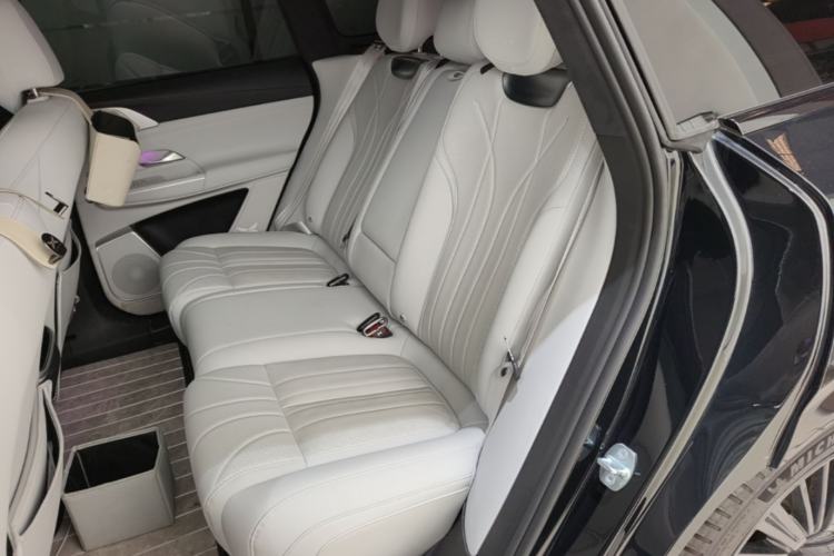 Used XPeng G9 2025 725 with Ultra-Long Range Max Left Rear Seat