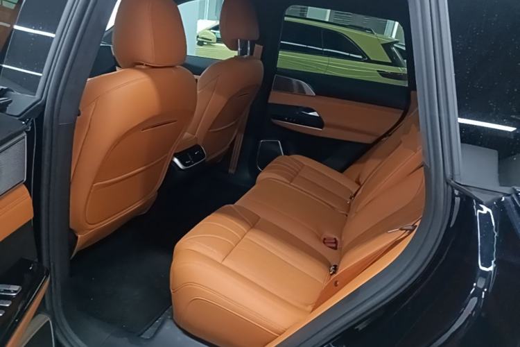 Used XPeng G9 2025 725 with Ultra-Long Range Max Left Rear Seat