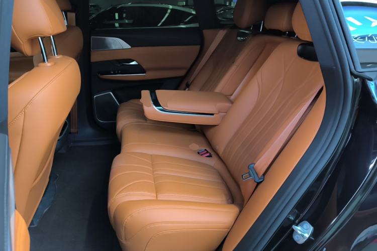 Used XPeng G9 2025 725 with Ultra-Long Range Max Left Rear Seat