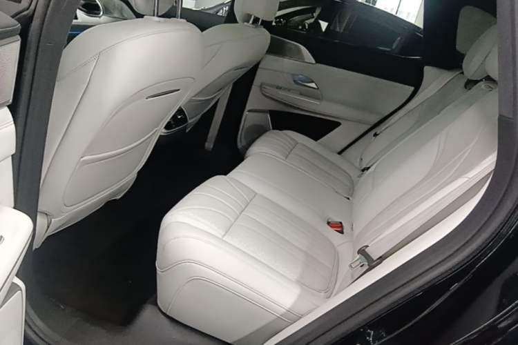 Used XPeng G9 2025 625 Long-Range Max Left Rear Seat