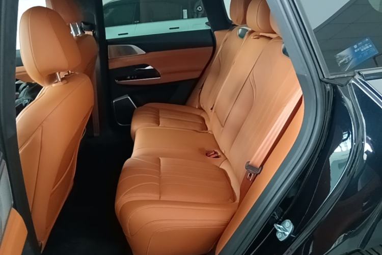 Used XPeng G9 2025 725 with Ultra-Long Range Max Left Rear Seat