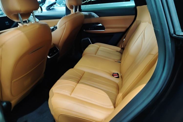 Used XPeng G9 2025 725 with Ultra-Long Range Max Left Rear Seat