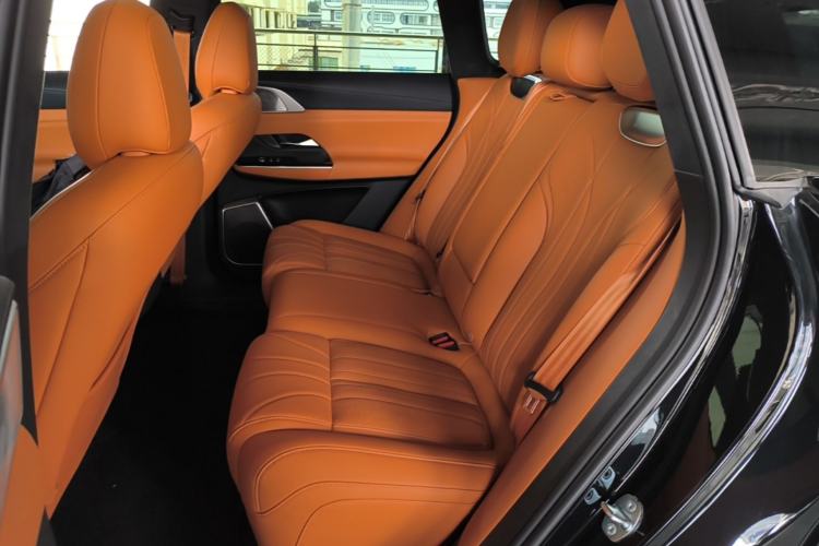 Used XPeng G9 2025 725 with Ultra-Long Range Max Left Rear Seat