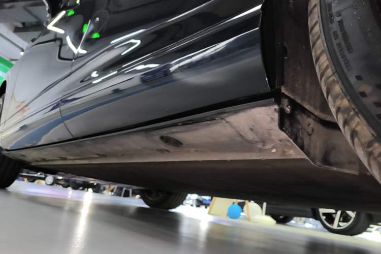 Used XPeng G9 2025 625 Long-Range Max Left Side Sill
