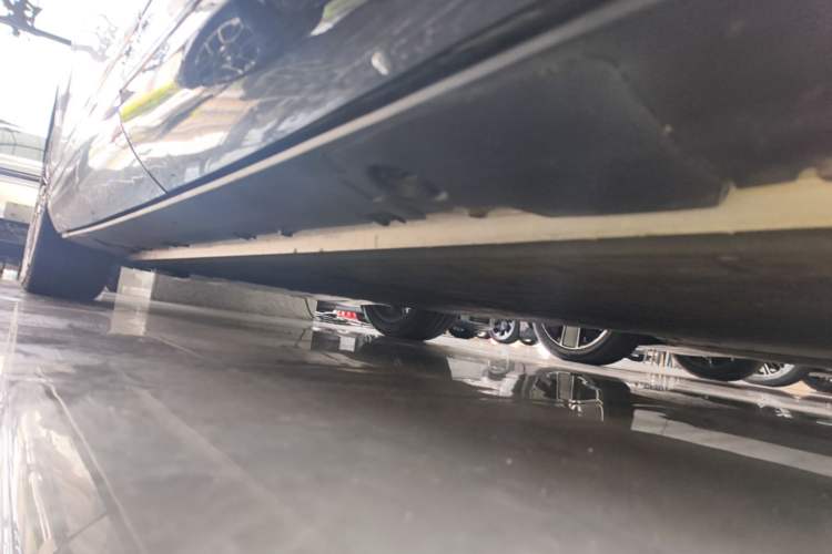 Used XPeng G9 2025 680 Ultra-Long Range All-Wheel Drive Max Left Side Sill