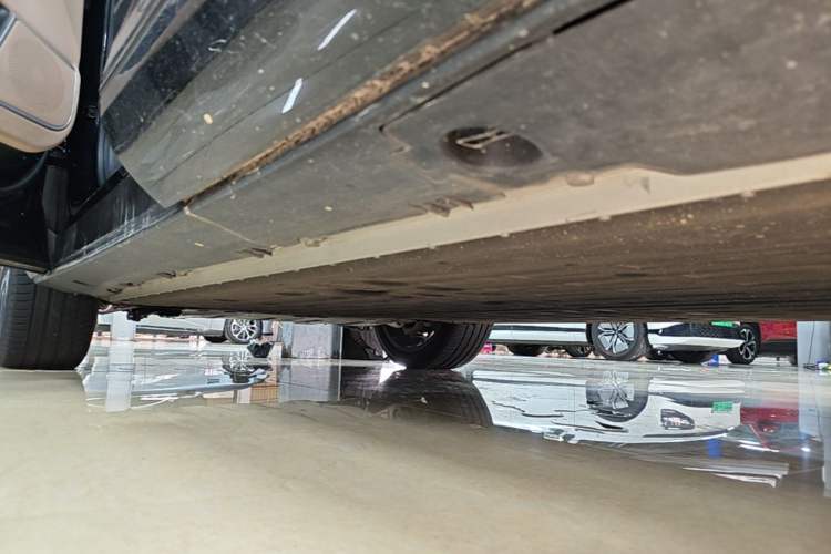 Used XPeng G9 2025 625 Long-Range Max Left Side Sill