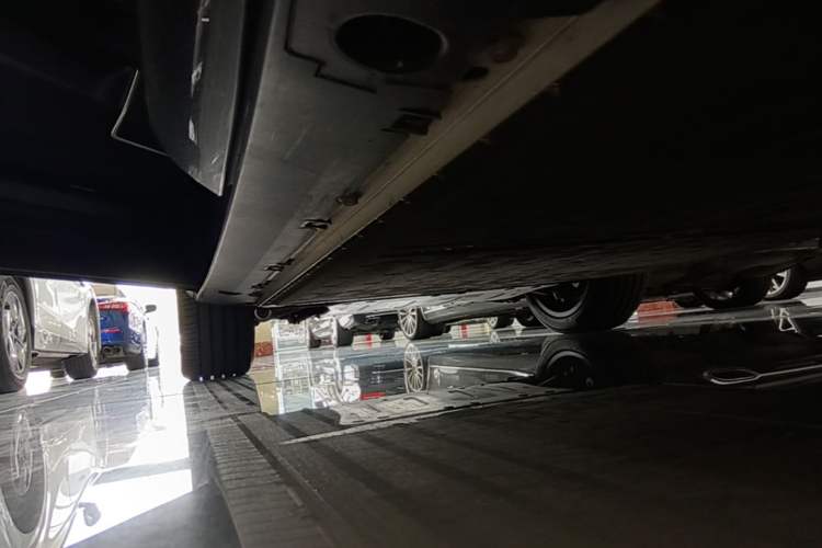 Used XPeng G9 2025 725 with Ultra-Long Range Max Left Side Sill