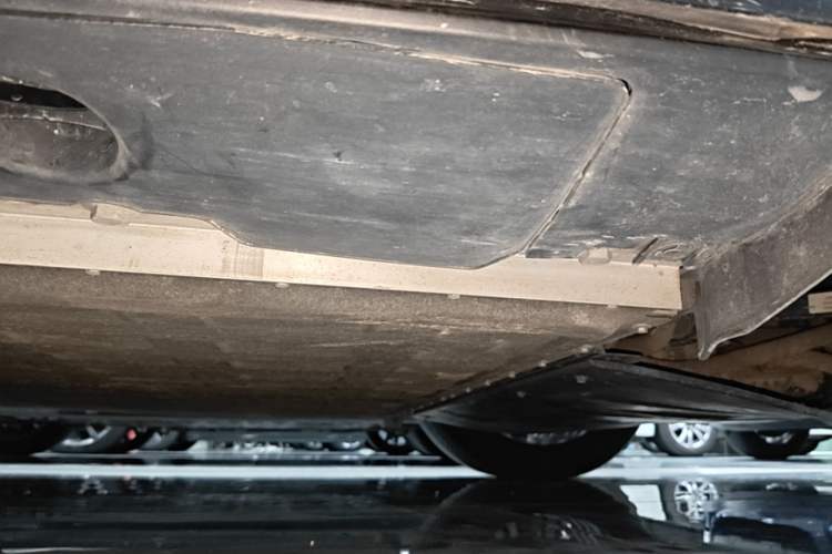 Used XPeng G9 2025 725 with Ultra-Long Range Max Left Side Sill