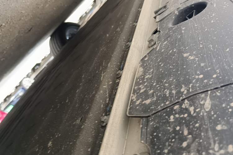 Used XPeng G9 2025 725 with Ultra-Long Range Max Left Side Sill
