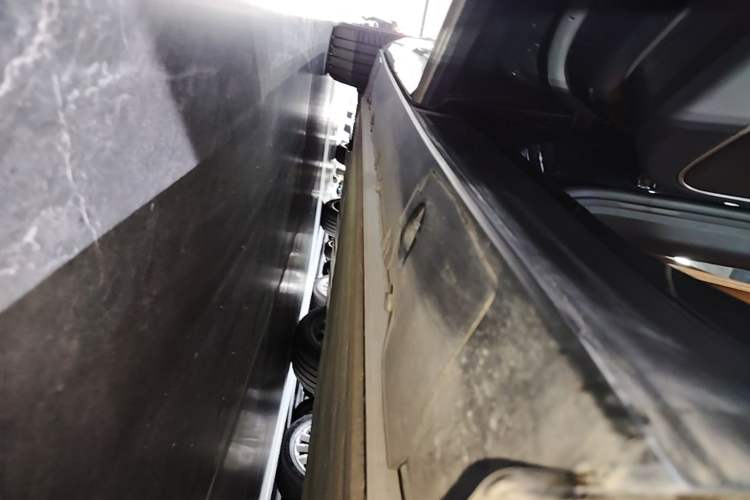 Used XPeng G9 2025 725 with Ultra-Long Range Max Left Side Sill