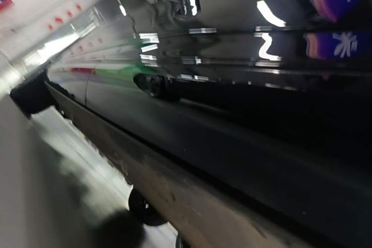 Used XPeng G9 2025 680 Ultra-Long Range All-Wheel Drive Max Left Side Sill