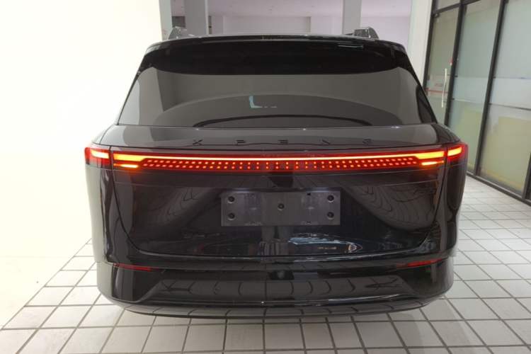 Used XPeng G9 2025 725 with Ultra-Long Range Max Rear
