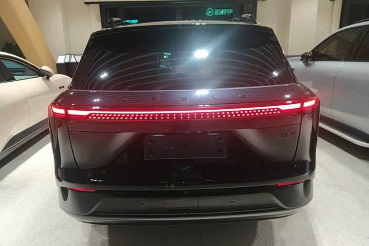 Used XPeng G9 2025 725 with Ultra-Long Range Max Rear