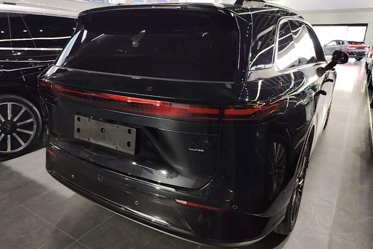 Used XPeng G9 2025 725 with Ultra-Long Range Max Rear Right 45 Deg