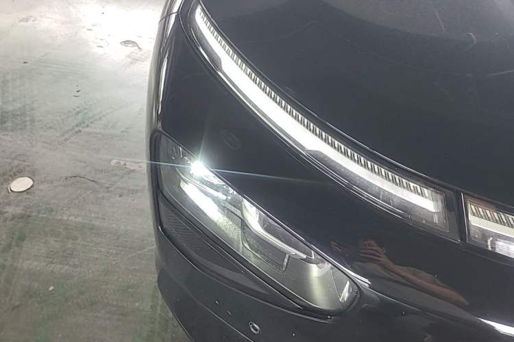 Used XPeng G9 2025 680 Ultra-Long Range All-Wheel Drive Max Right Front Headlight