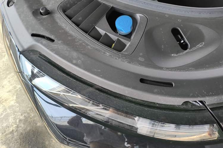 Used XPeng G9 2025 725 with Ultra-Long Range Max Right Front Headlight
