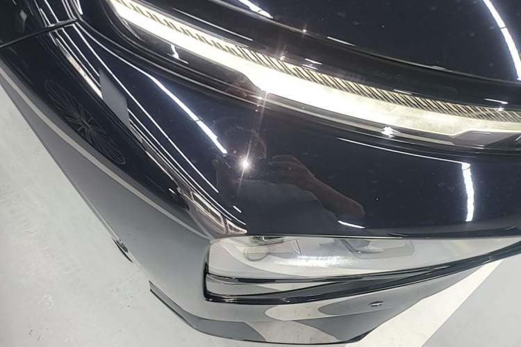 Used XPeng G9 2025 725 with Ultra-Long Range Max Right Front Headlight