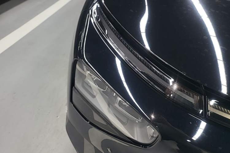 Used XPeng G9 2025 725 with Ultra-Long Range Max Right Front Headlight