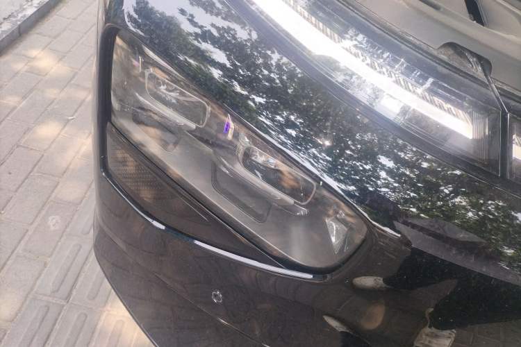 Used XPeng G9 2025 725 with Ultra-Long Range Max Right Front Headlight