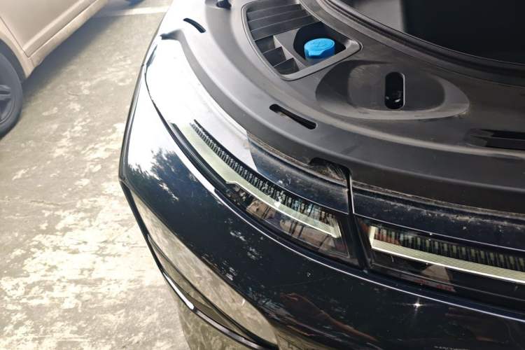 Used XPeng G9 2025 725 with Ultra-Long Range Max Right Front Headlight