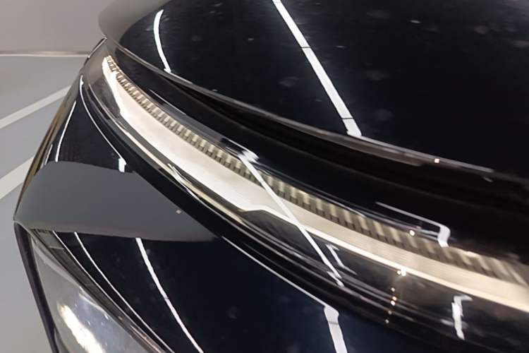 Used XPeng G9 2025 725 with Ultra-Long Range Max Right Front Headlight