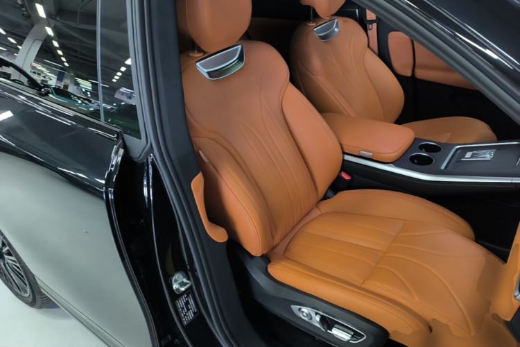 Used XPeng G9 2025 625 Long-Range Max Right Front Seat