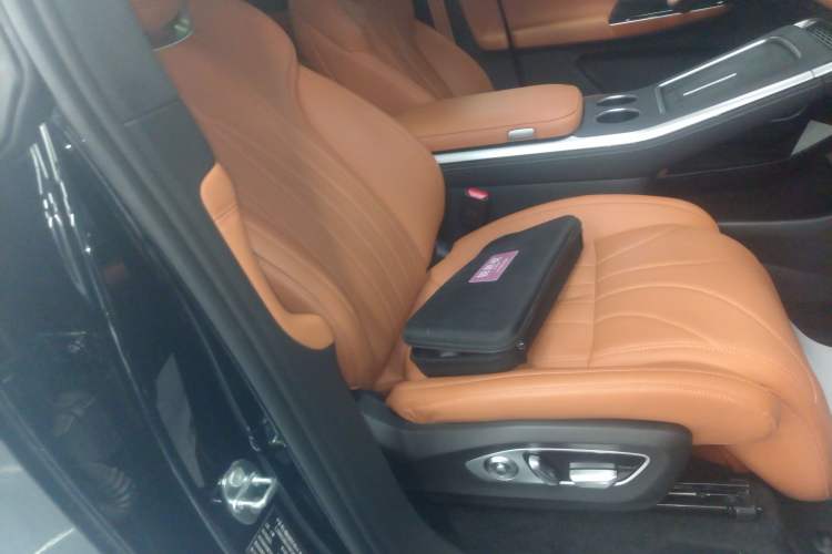 Used XPeng G9 2025 625 Long-Range Max Right Front Seat