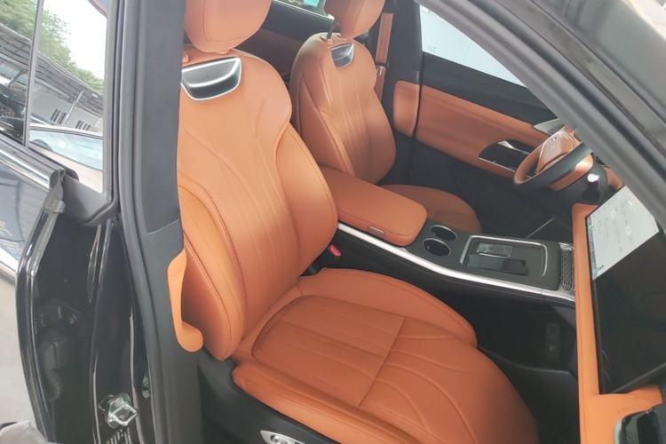 Used XPeng G9 2025 625 Long-Range Max Right Front Seat