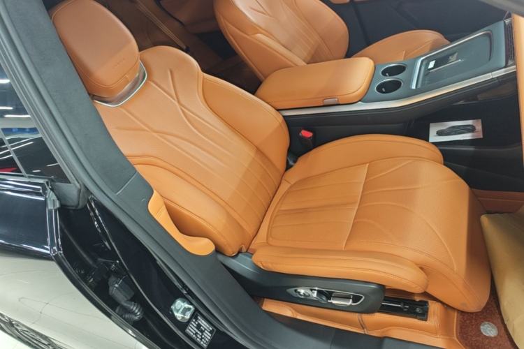 Used XPeng G9 2025 625 Long-Range Max Right Front Seat