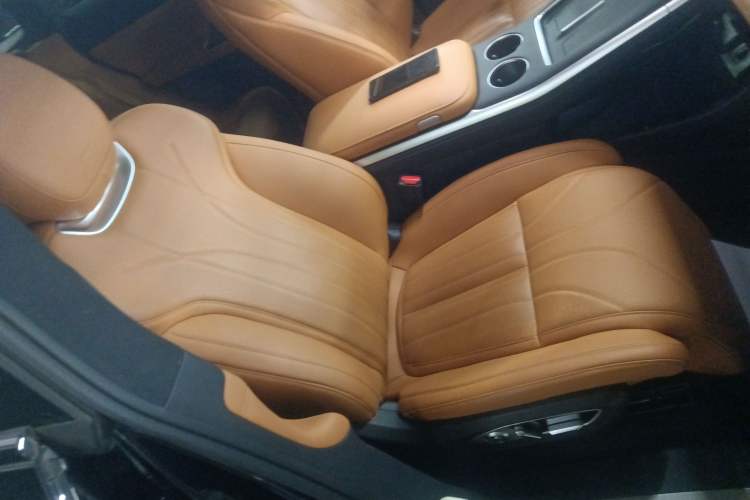 Used XPeng G9 2025 625 Long-Range Max Right Front Seat
