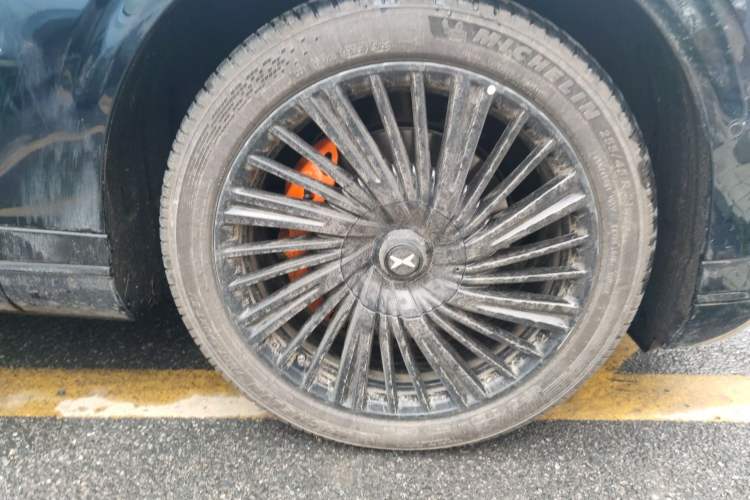 Used XPeng G9 2025 680 Ultra-Long Range All-Wheel Drive Max Right Front Wheel Hub